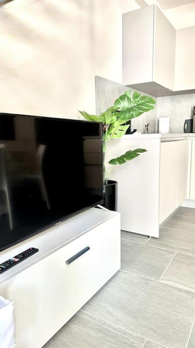Duomo Modern Loft 100Mt From Duomo And Lake كومو المظهر الخارجي الصورة