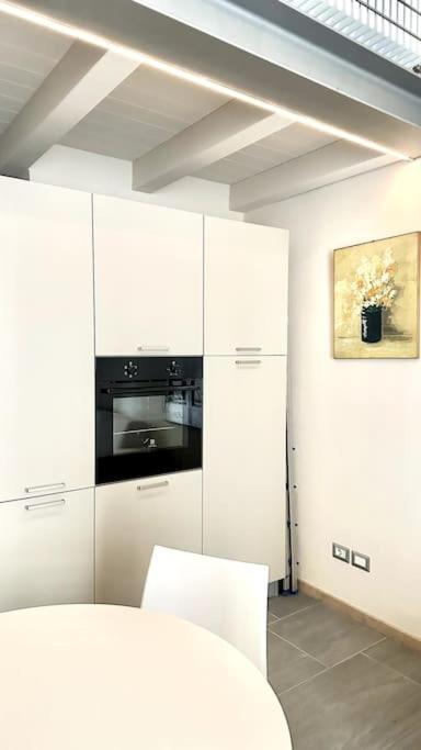 Duomo Modern Loft 100Mt From Duomo And Lake كومو المظهر الخارجي الصورة