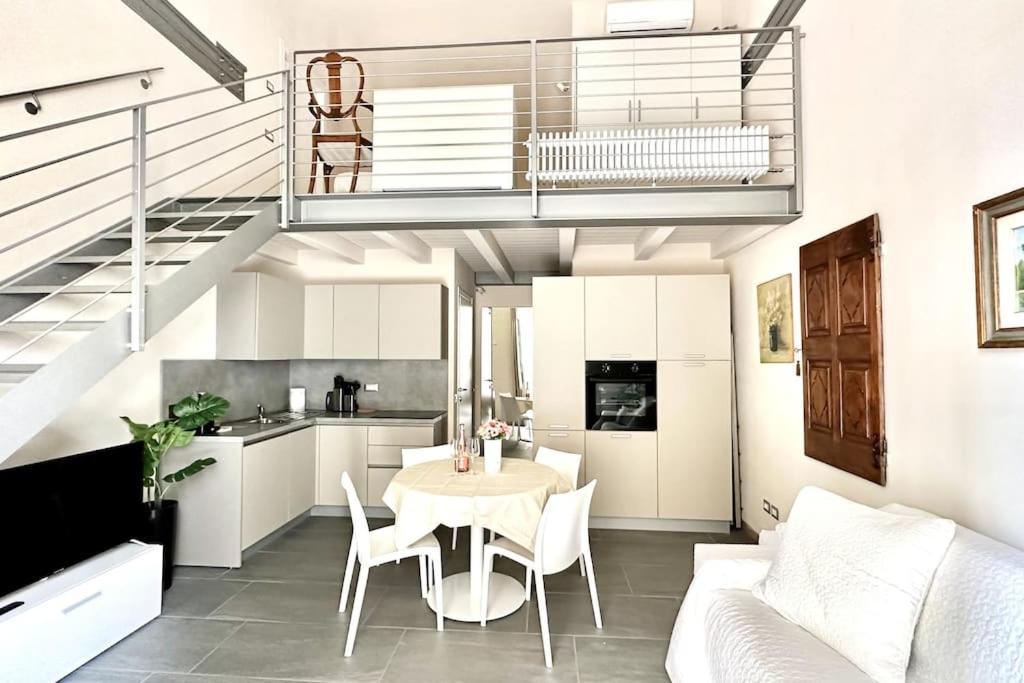 Duomo Modern Loft 100Mt From Duomo And Lake كومو المظهر الخارجي الصورة
